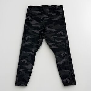 Athleta Ultimate Camo 7/8 Tight Women's Size LP Petite Black Mid Rise Pocket